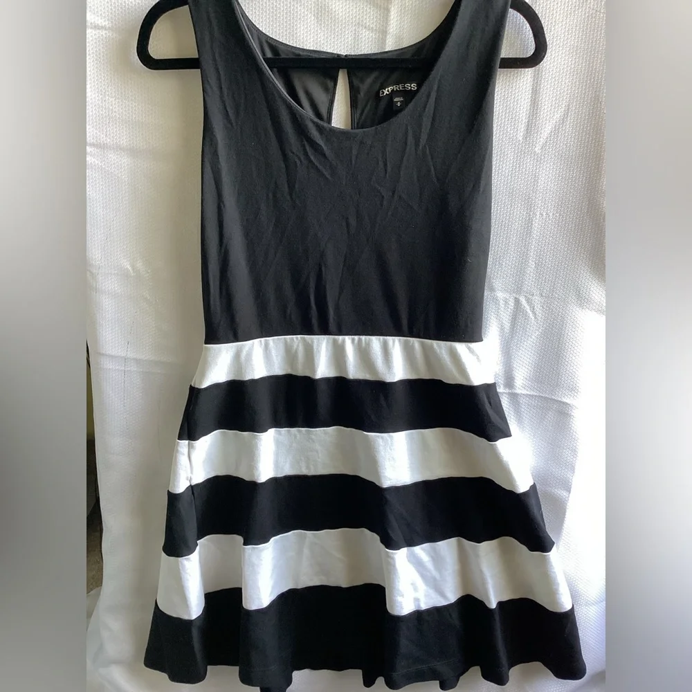 Express dress, size medium. - Picture 1 of 4